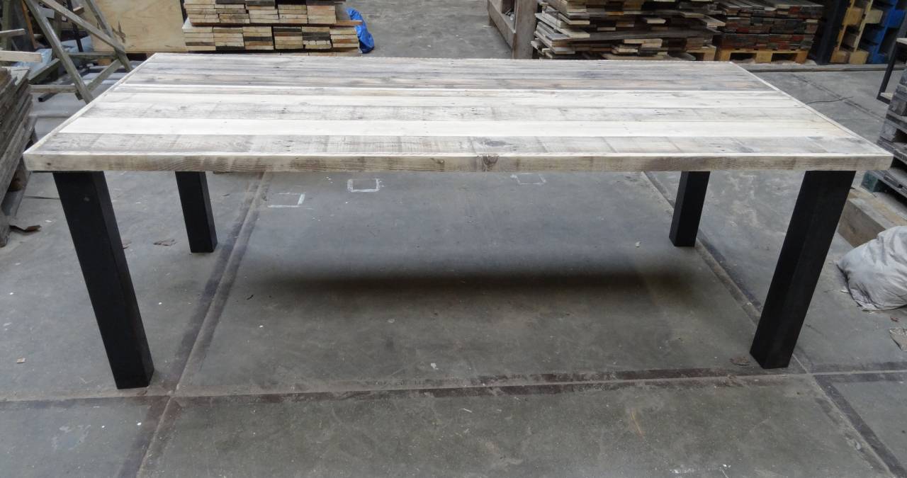Tafel met sloophout breed tafelblad losse stalen poten