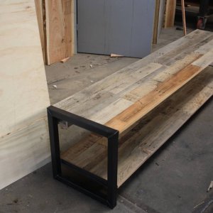 pk Grazen Dicteren TV meubel van Eiken sloophout met een stalen frame