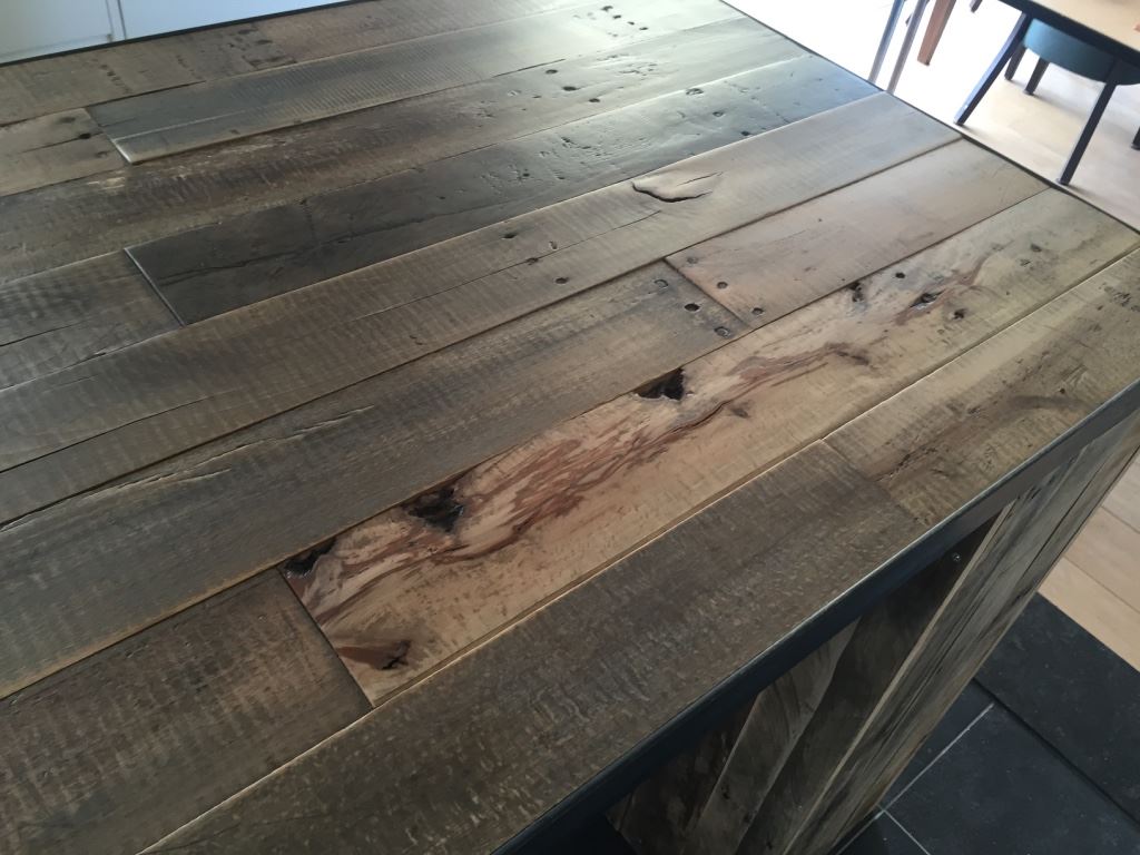 Keukentafel eiken sloophout en stalen frame